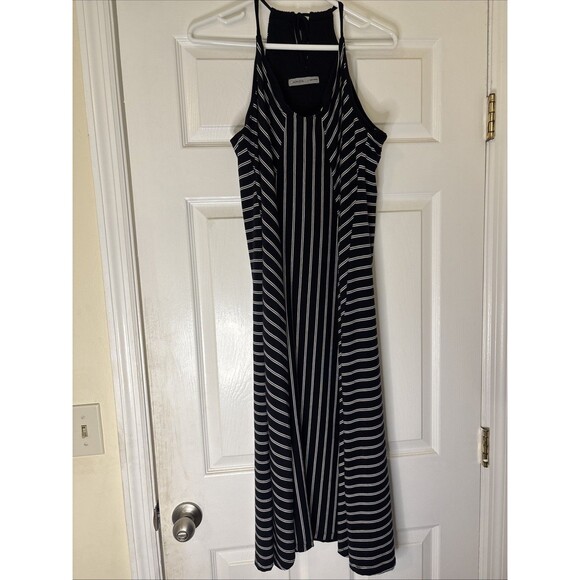 Athleta Black Stripe Mix Swing Athleisure Travel Dress w/ Built In Bra- Large - Picture 1 of 12